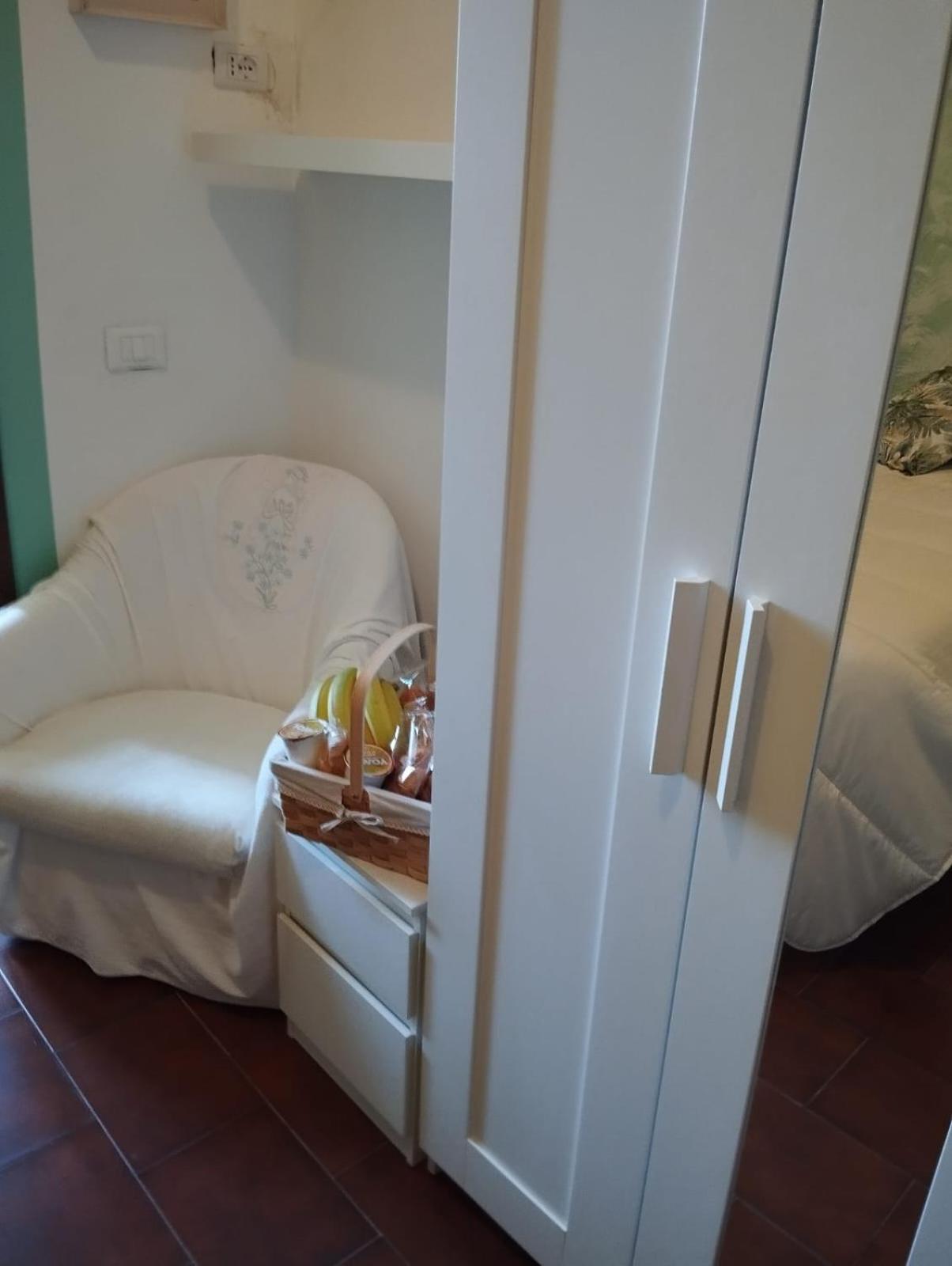 The Family House Hotel Livorno Bagian luar foto