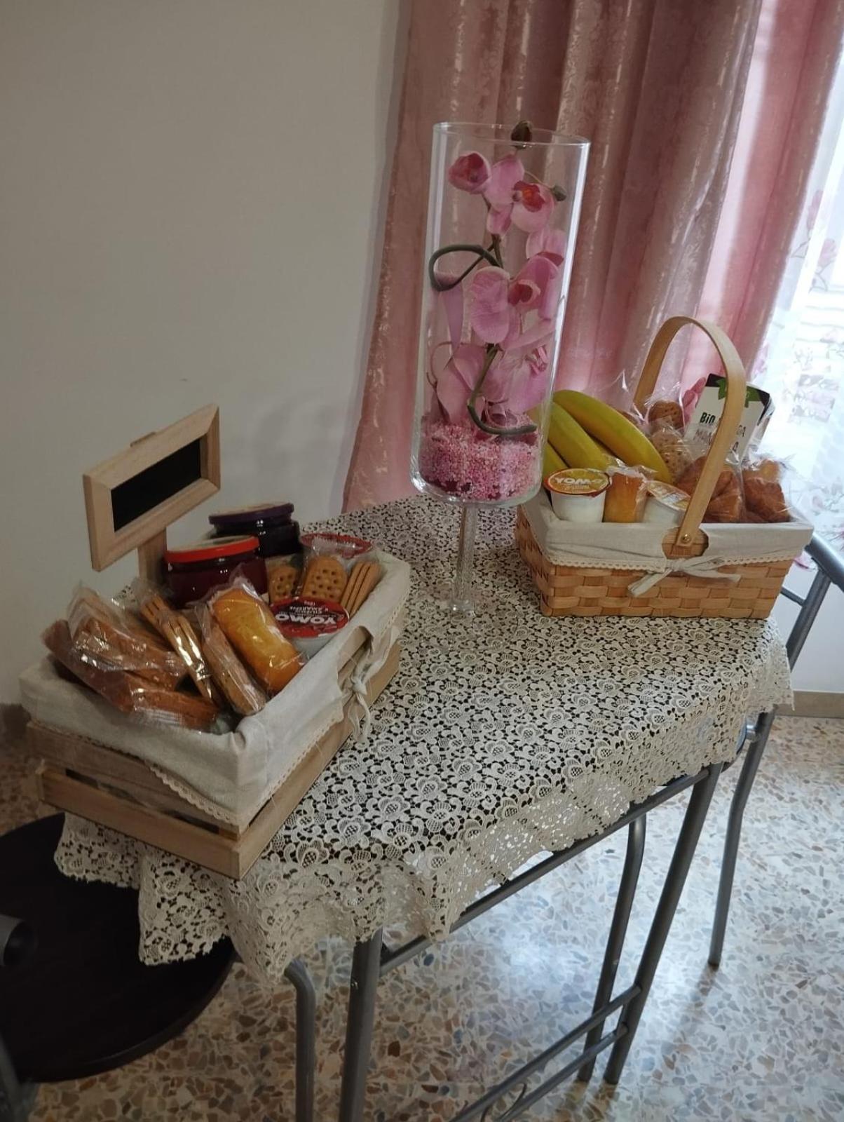 The Family House Hotel Livorno Bagian luar foto