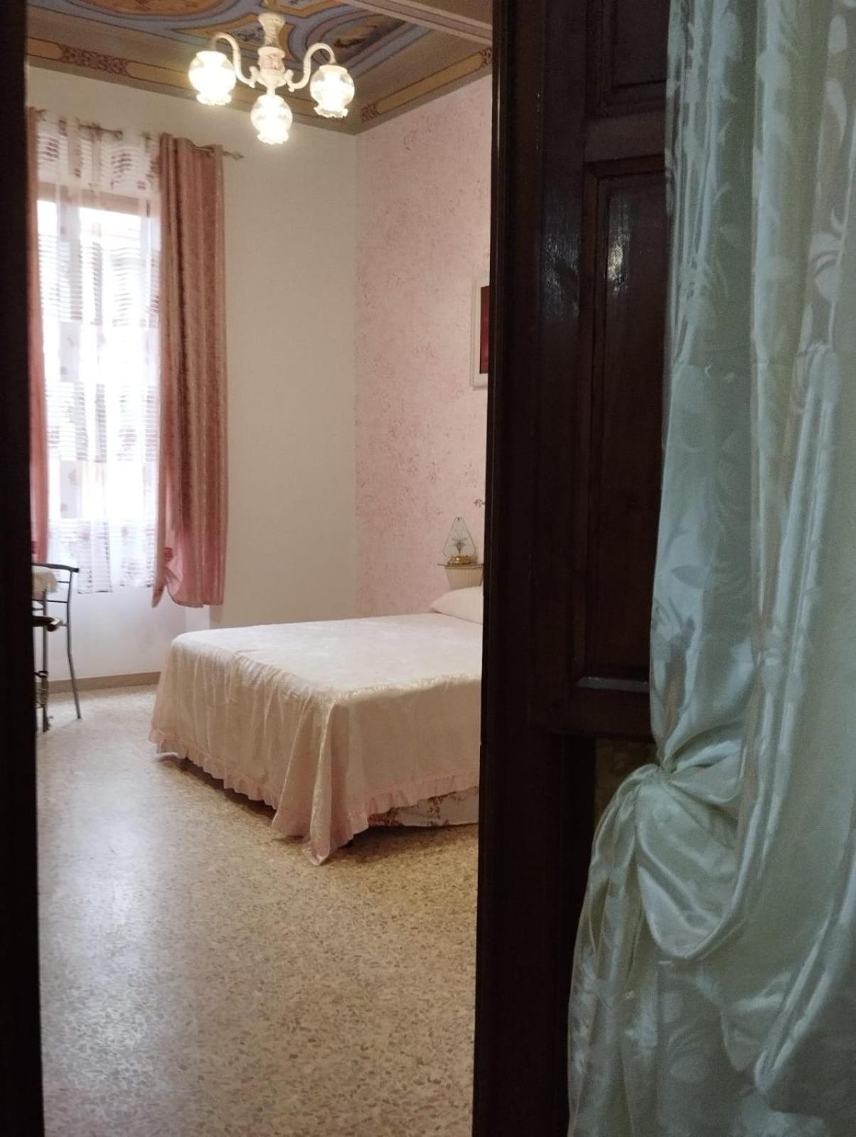 The Family House Hotel Livorno Bagian luar foto